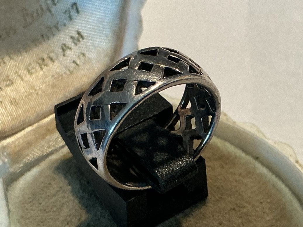 PRACHTIGE MASSIEVE 925 ZILVER RING MET GEZAAGD RUIT MOTIEF, Verzenden, Zilver, Ring