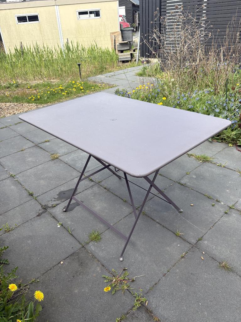 Fermob Bistro tuintafel 117x77 Plume Kleur (paarsgrijs), Tuin en Terras, Tuintafels, Ophalen, Gebruikt, Rechthoekig, Overige materialen