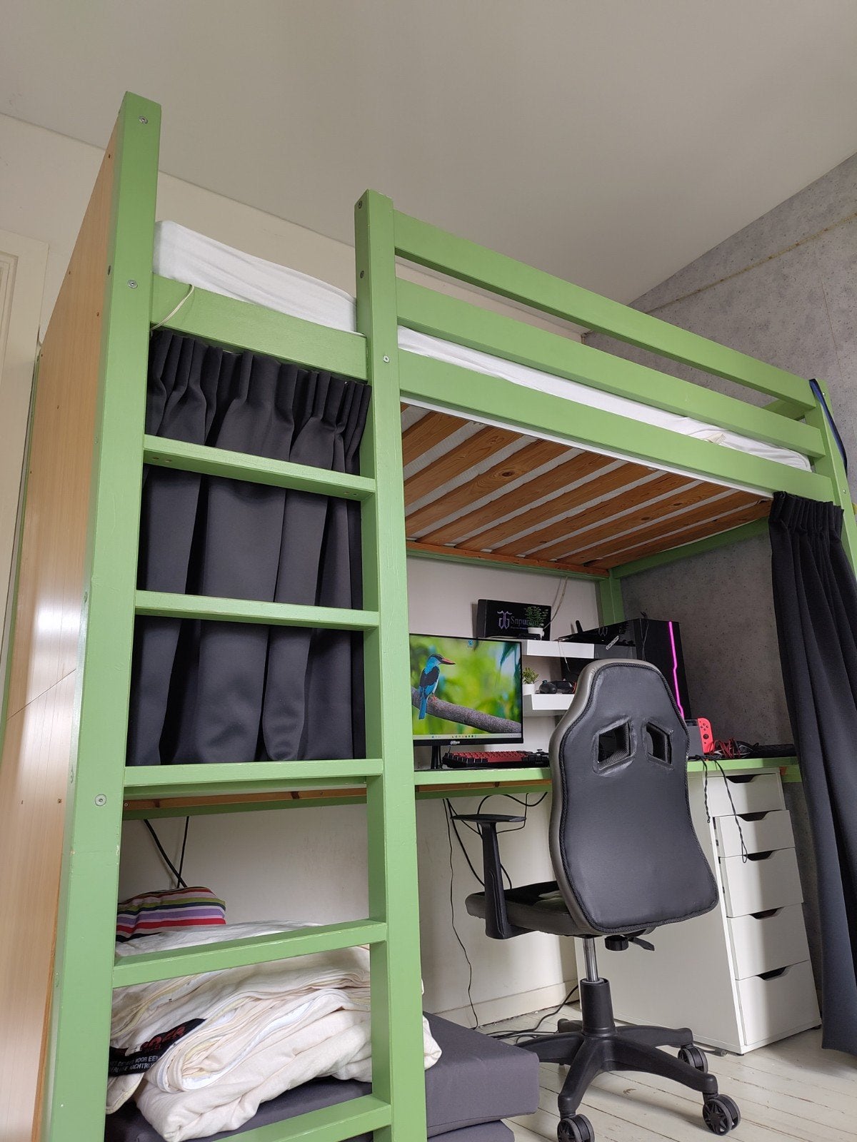 Groene hoogslaper met bureau, Ophalen, Gebruikt, Eenpersoons, 200 cm