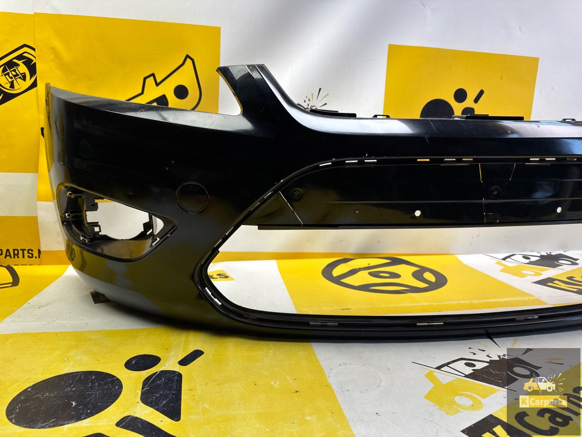 Ford Focus mk4 Voorbumper 2008-2011 8M5117757AW, Gebruikt, Voor, Info@ford.com, Ophalen of Verzenden