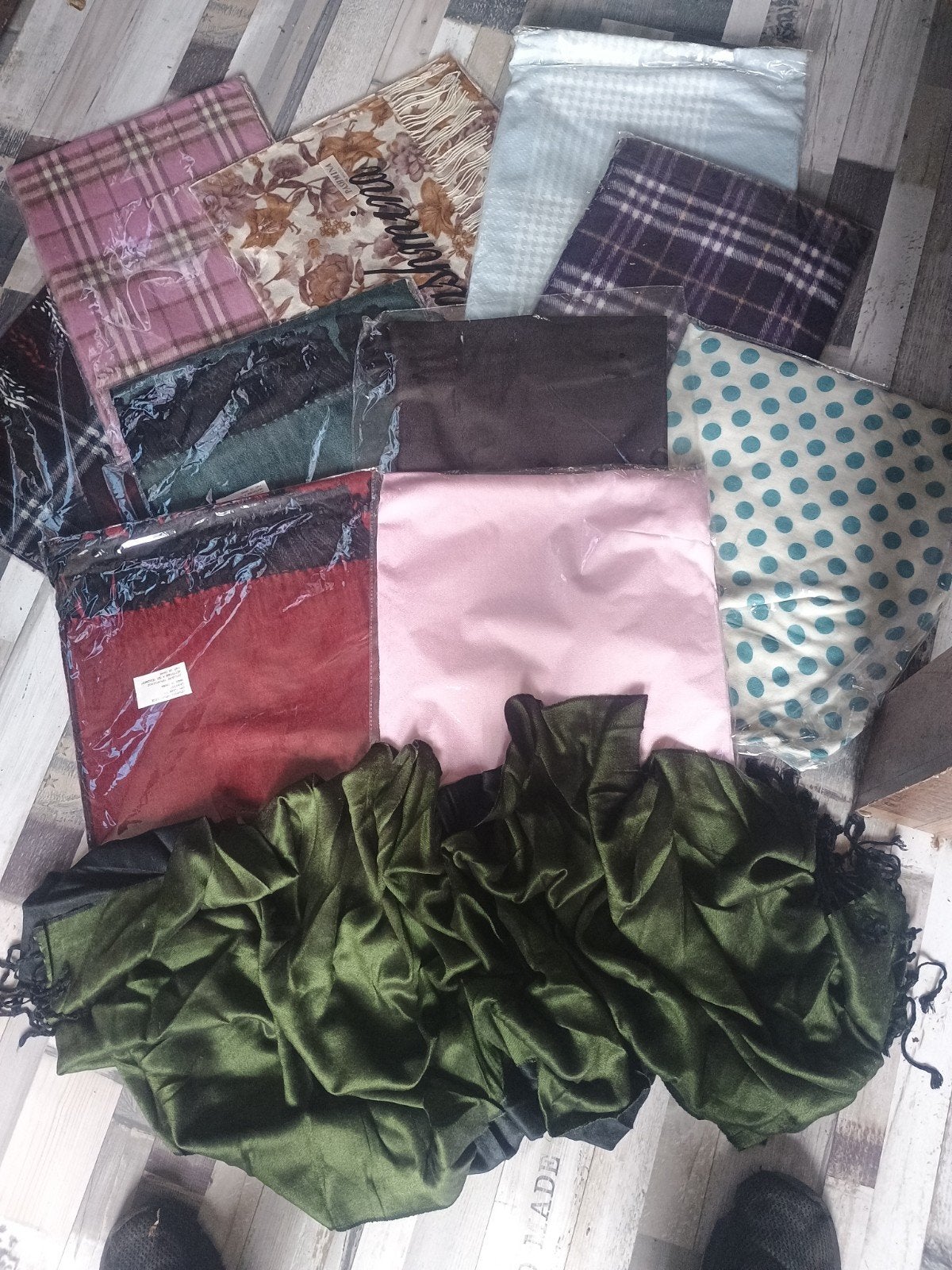 200 Nieuwe Sjaals in Diverse Kleuren - Grote Maat, Ophalen, Nieuw, Maat 46/48 (XL) of groter, Sjaal