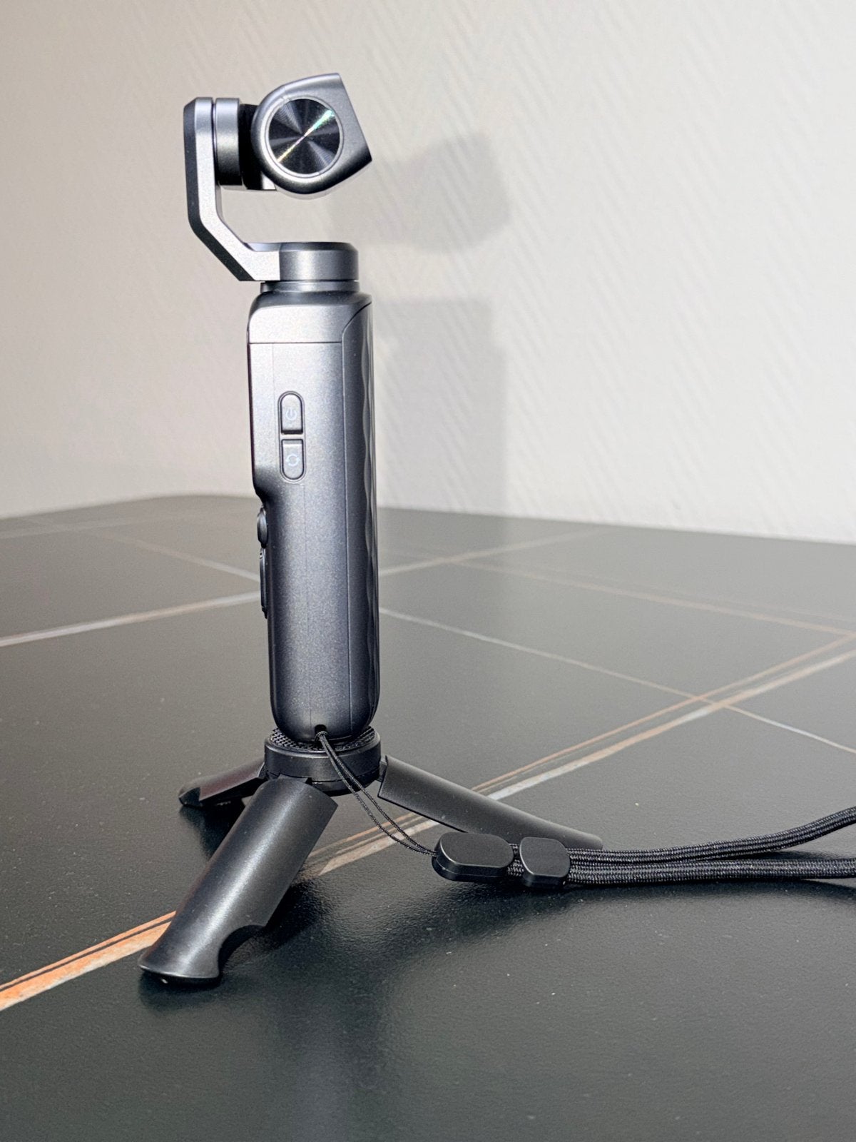 Pocketcamera met Gimbal Stabilisatie, Ophalen, Beeldstabilisatie, Zo goed als nieuw, Compactcamera