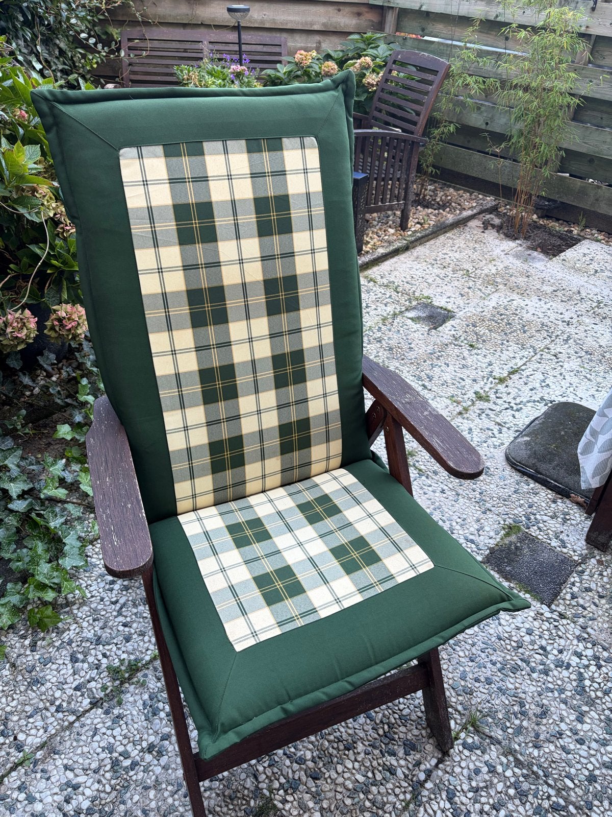 4 hardhouten tuinstoelen met kussens - opknapper, Ophalen, Gebruikt, Hout