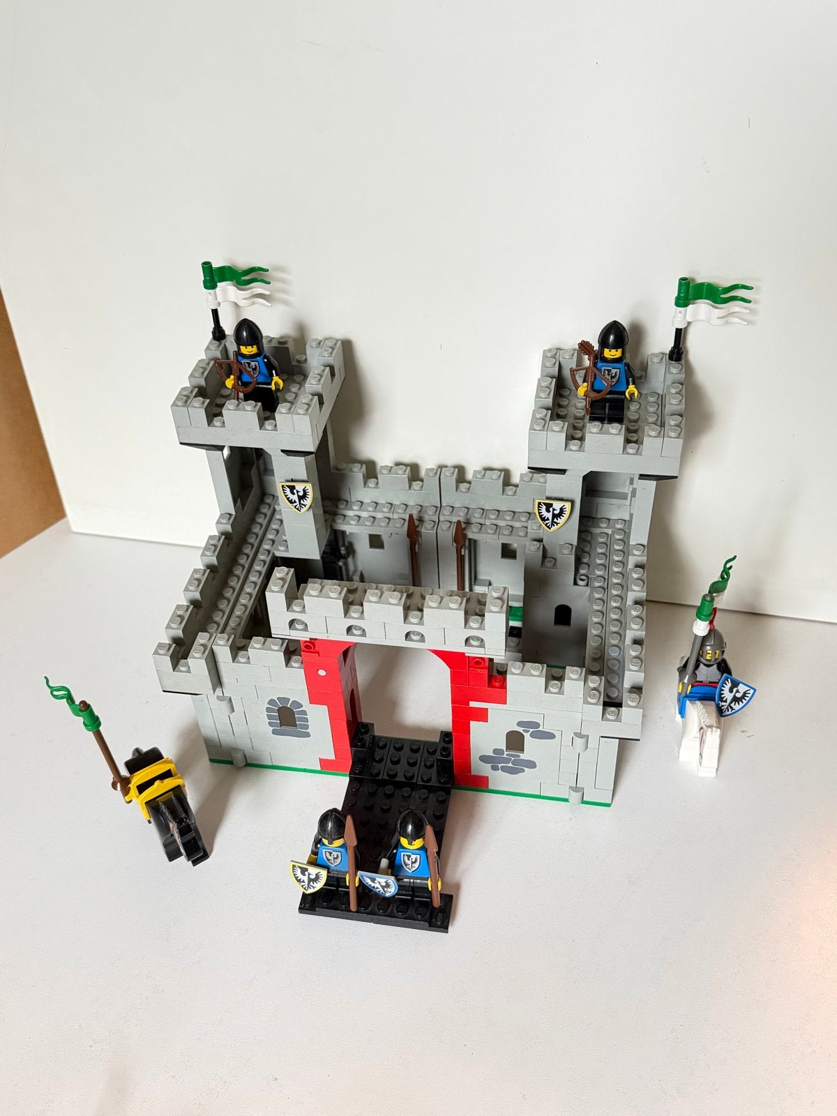Vintage LEGO Kasteel 6073 met Ridders en Paarden, Ophalen of Verzenden, Zo goed als nieuw, Overige merken