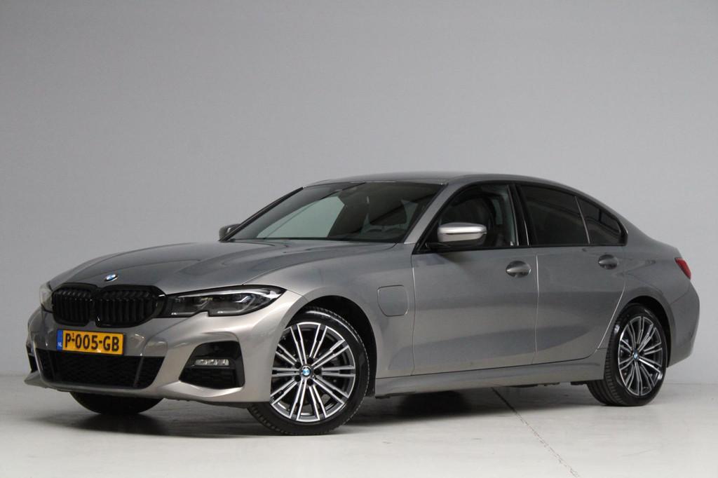 BMW 3-serie 320e M-sport | head-up | achteruitrijcamera | ke, Automaat, 1998 cc, Euro 6, 4 cilinders