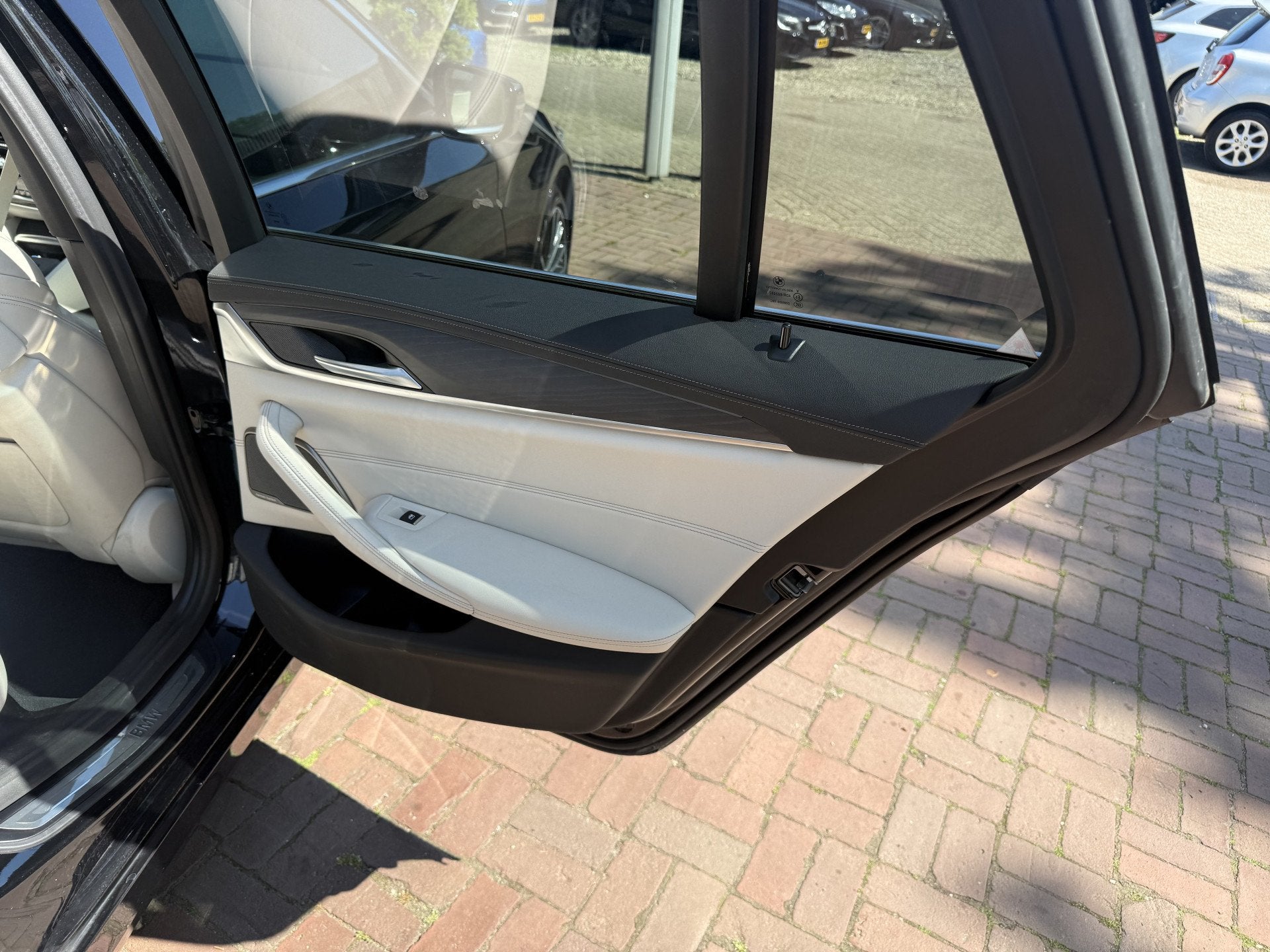 Foto 74 van BMW 5 Serie Touring 520i High Executive | Pano | Leder | 04-