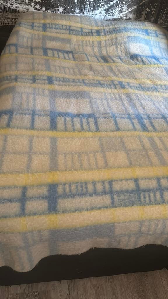 Wollen deken, Huis en Inrichting, Woonaccessoires | Plaids en Woondekens, Ophalen of Verzenden, Zo goed als nieuw