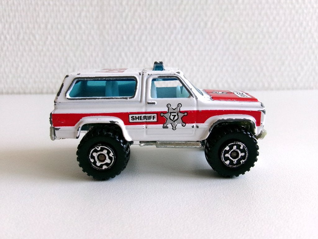 4x4 Chevy Blazer Sheriff SP-7 wit 1:56 Matchbox (geen ovp), Ophalen of Verzenden, Gebruikt, Auto