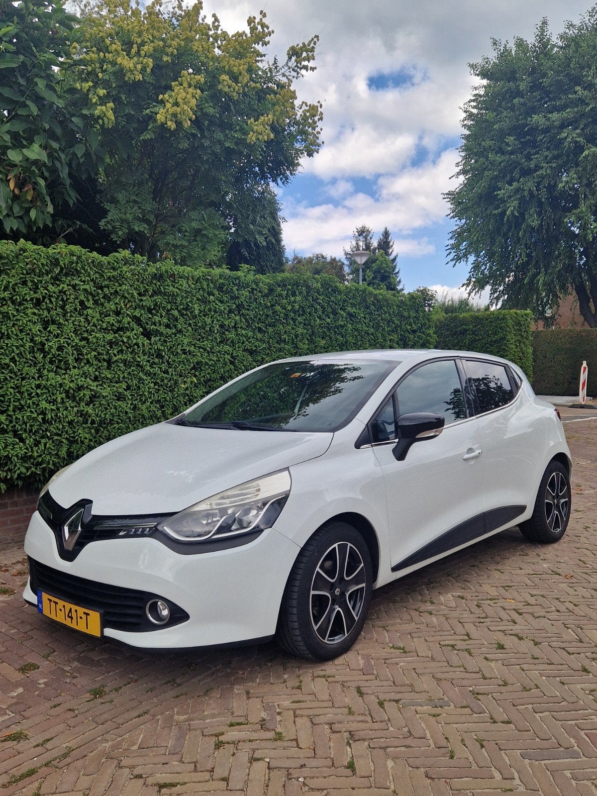 Renault Clio 0.9 TCE 66KW 5-DRS 2015 Wit, Auto's, Voorwielaandrijving, 898 cc, Stof, 40 €/maand