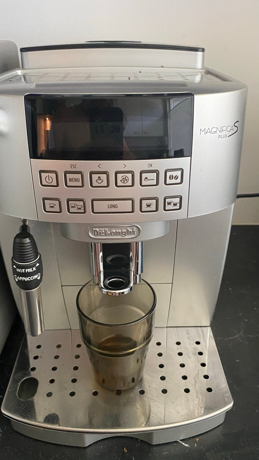 DeLonghi Magnifica S Plus Espressoapparaat defect, Witgoed en Apparatuur, Koffiezetapparaten, Gebruikt, Koffiebonen, Espresso apparaat