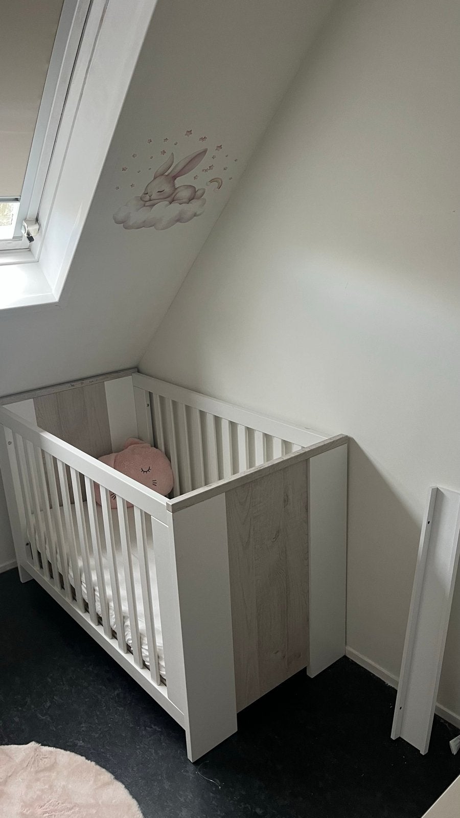 Baby kinderbedje setje met matras wit hout gebruikt, Kinderen en Baby's, Kinderkamer | Bedden, Ophalen, Gebruikt, 70 tot 85 cm