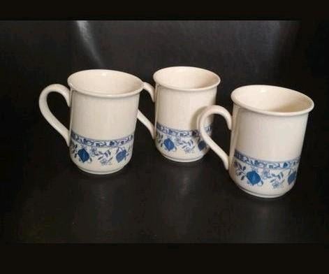 Vintage mokken met Blue Onion Design (3 stuks), Ophalen of Verzenden, Overige stijlen, Kop(pen) en/of Schotel(s)