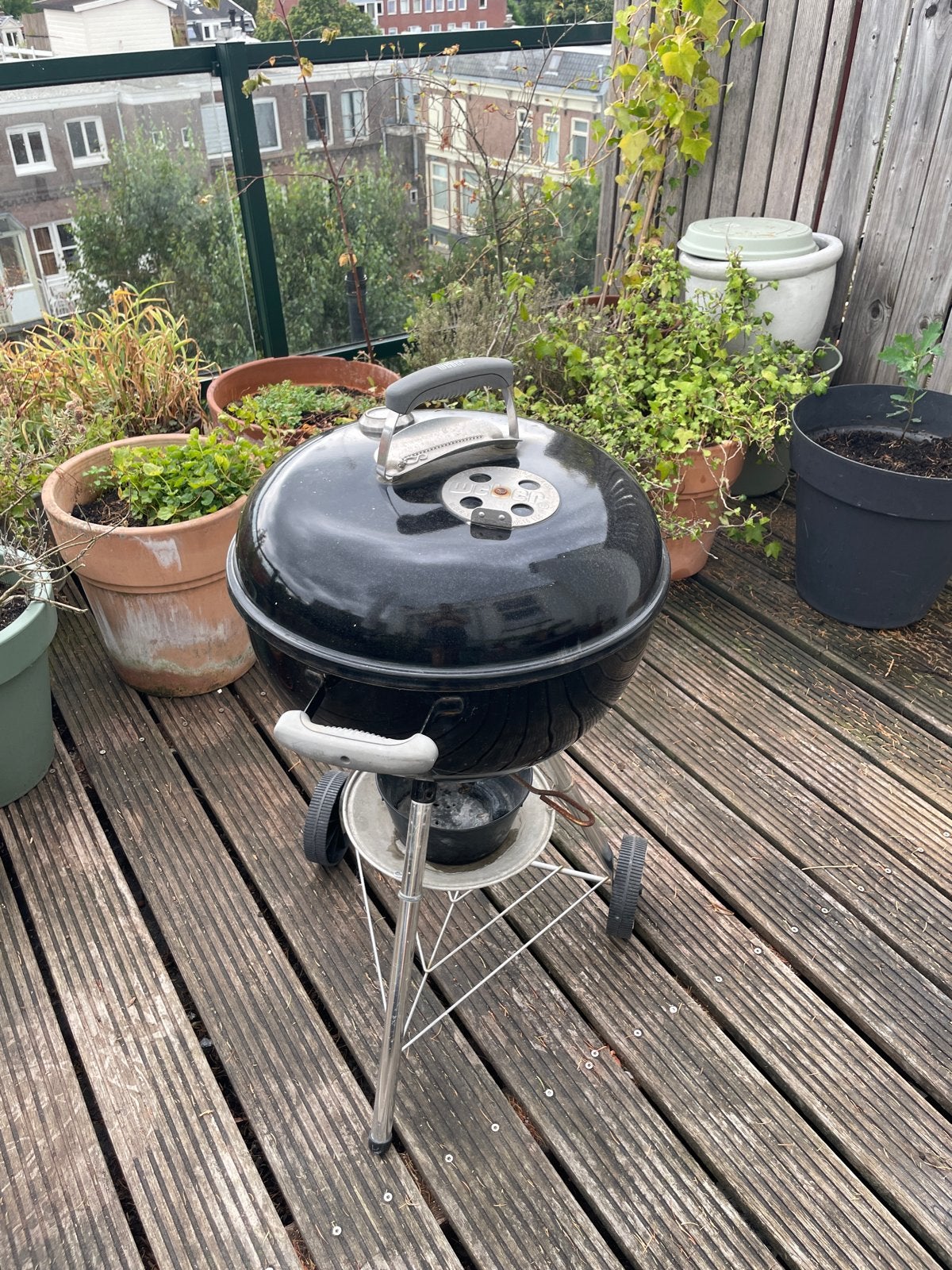 Weber Compact Kettle barbecue met accessoires, Ophalen, Gebruikt, Met accessoires