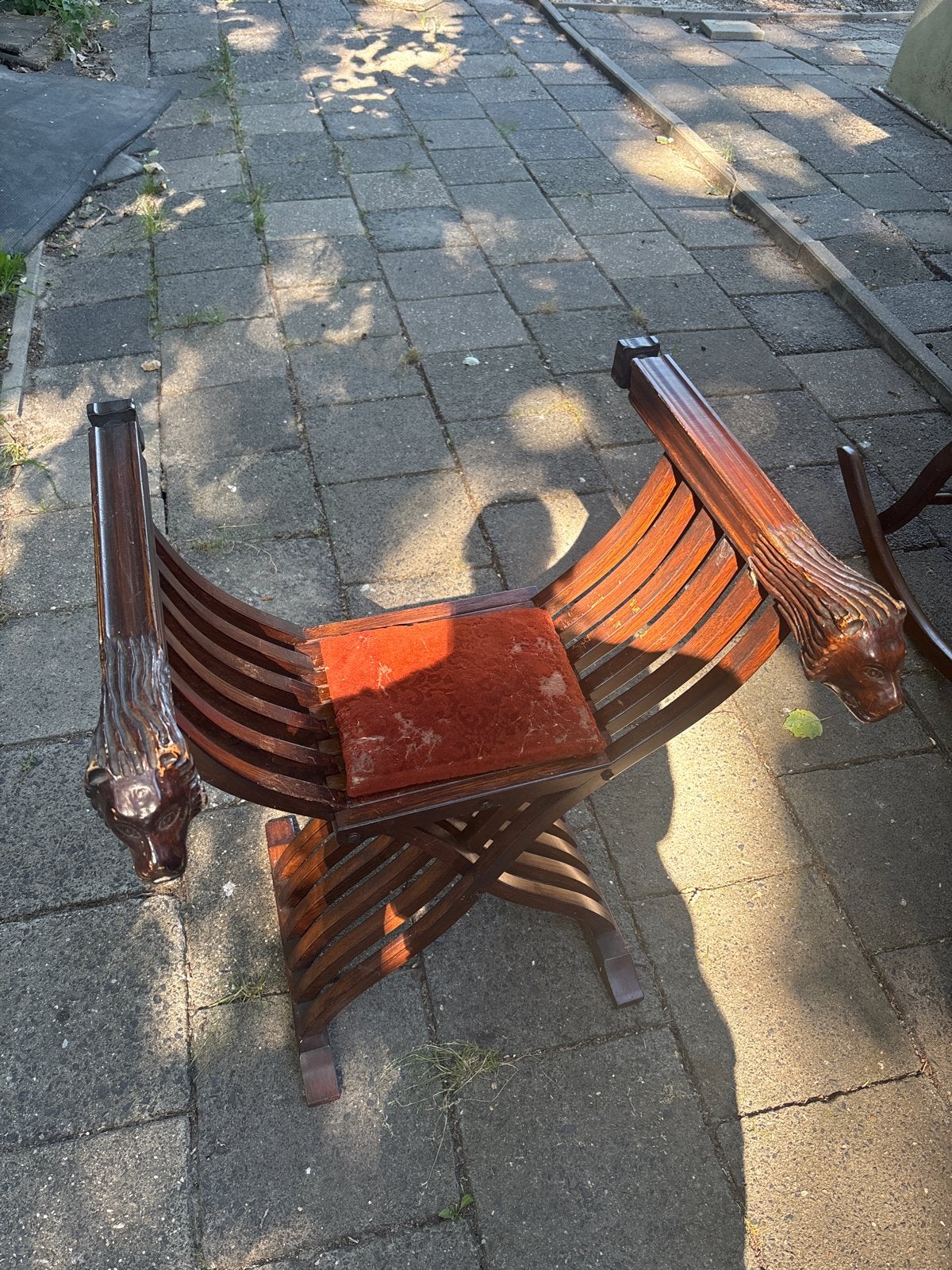 Antieke Savonarola Schaarstoel met Leeuwenkoppen, Antiek en Kunst, Antiek | Meubels | Stoelen en Banken, Ophalen