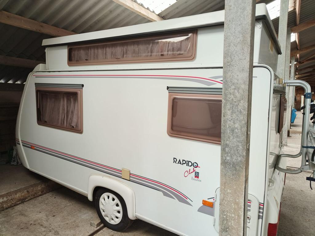 Rapido Club 31 Export - Compacte hefdak caravan met voortent, Caravans en Kamperen, Caravans, 4 tot 5 meter, 500 - 750 kg, Overige