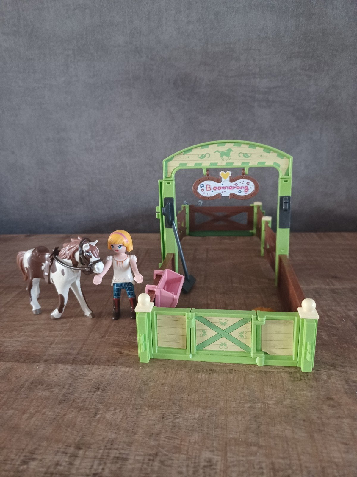 79. Playmobil spirit Paardenstal met Abigail en haar paard, Ophalen of Verzenden, Zo goed als nieuw, Complete set, Overige typen