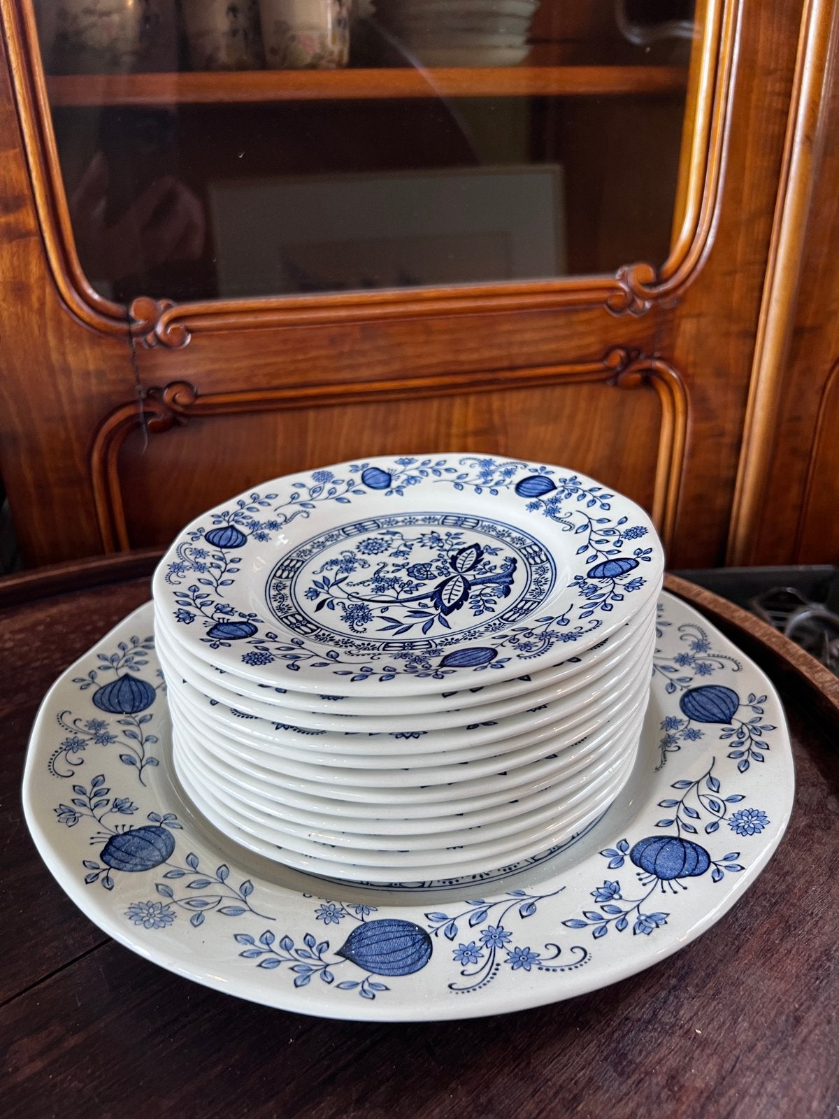 Gebakstel van 12 Wedgwood Blue Onion bordjes op onderschaal, Ophalen of Verzenden