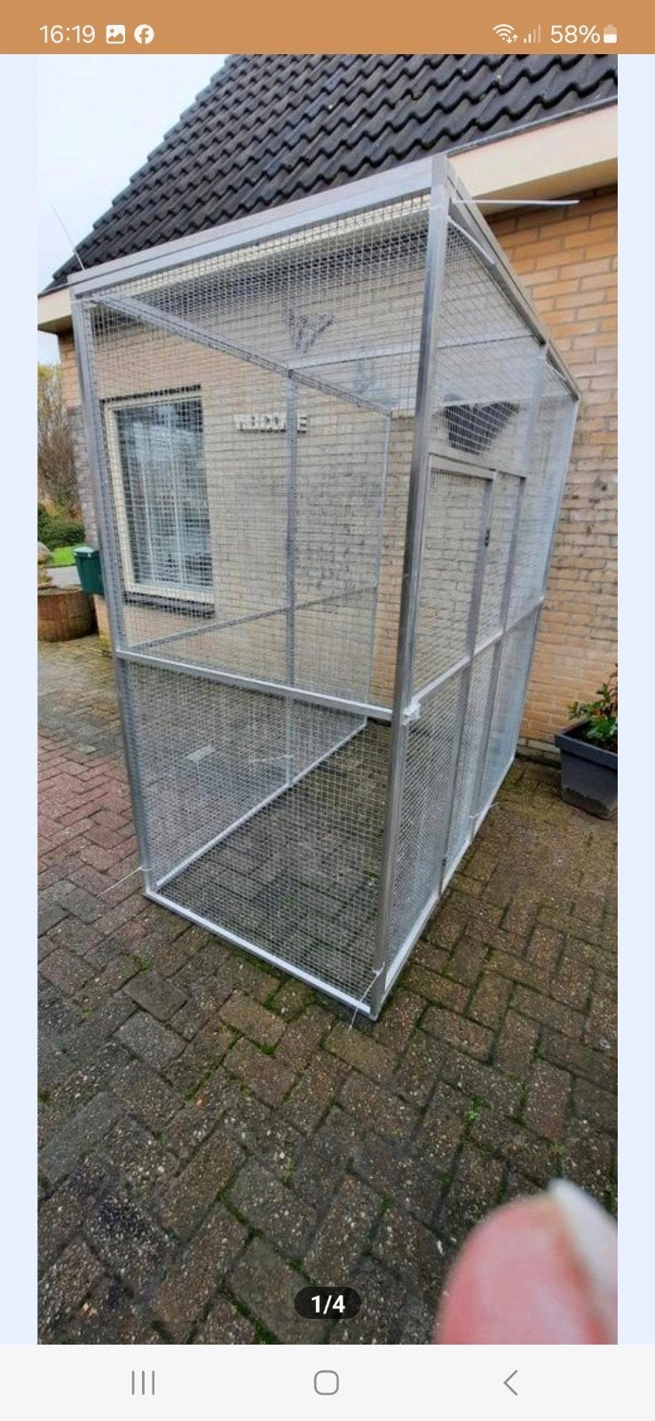 Kattenren van aluminium gazen panelen, Ophalen