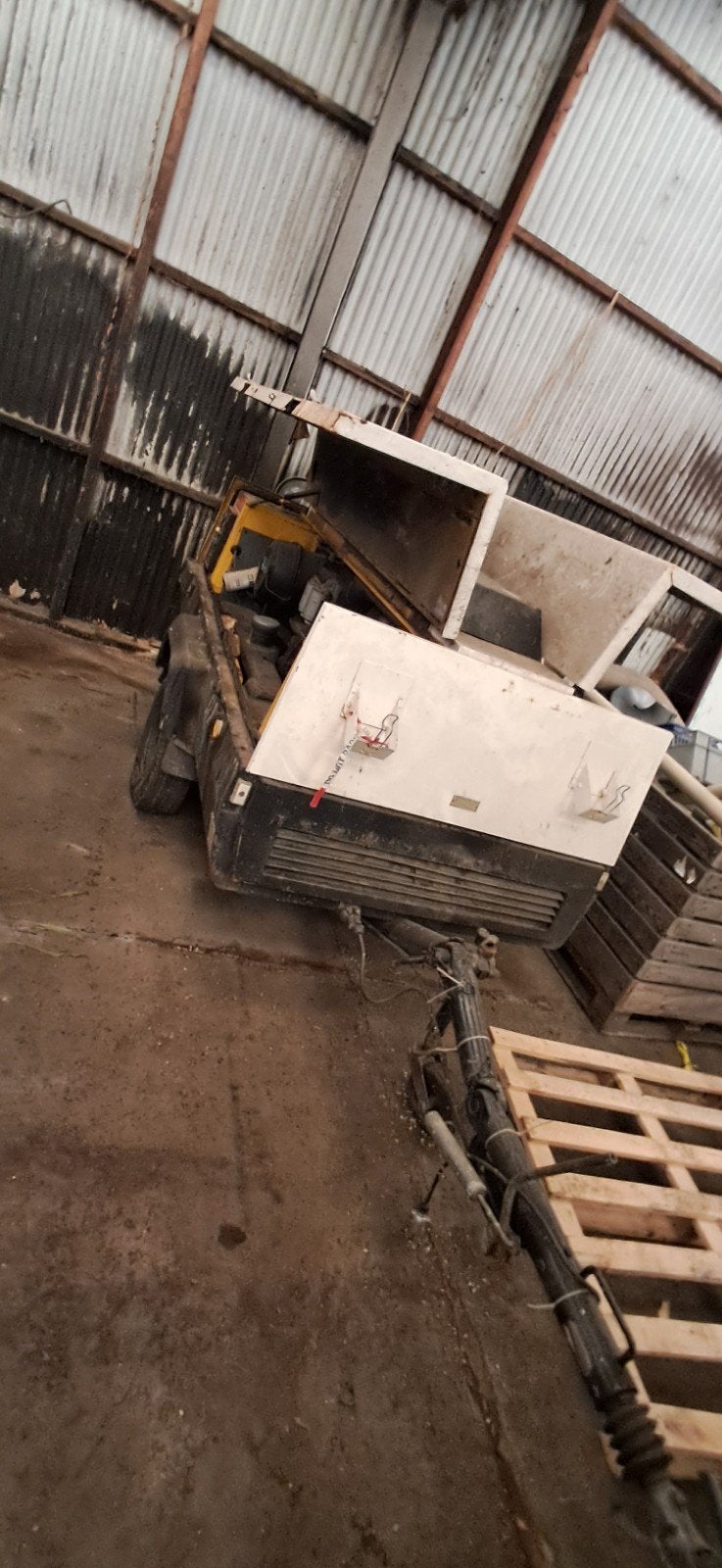 2 x Atlas Copco compressor – 8,1 m³/min – 7 bar, Doe-het-zelf en Verbouw, Ophalen of Verzenden, Mobiel, Gebruikt, 800 liter/min of meer