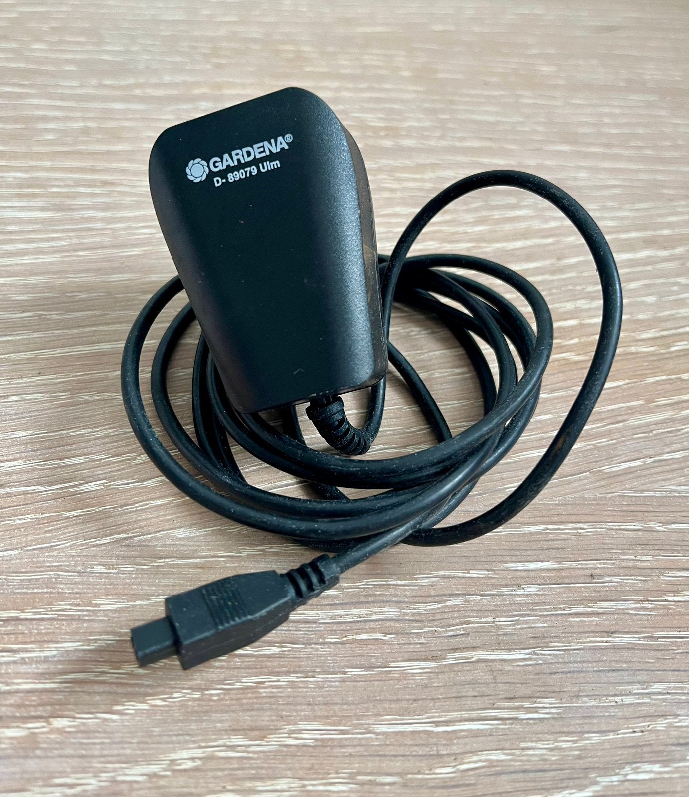 Originele GARDENA oplader AN1109 voor accu-grasschaar, Ophalen of Verzenden, Gebruikt, Accu
