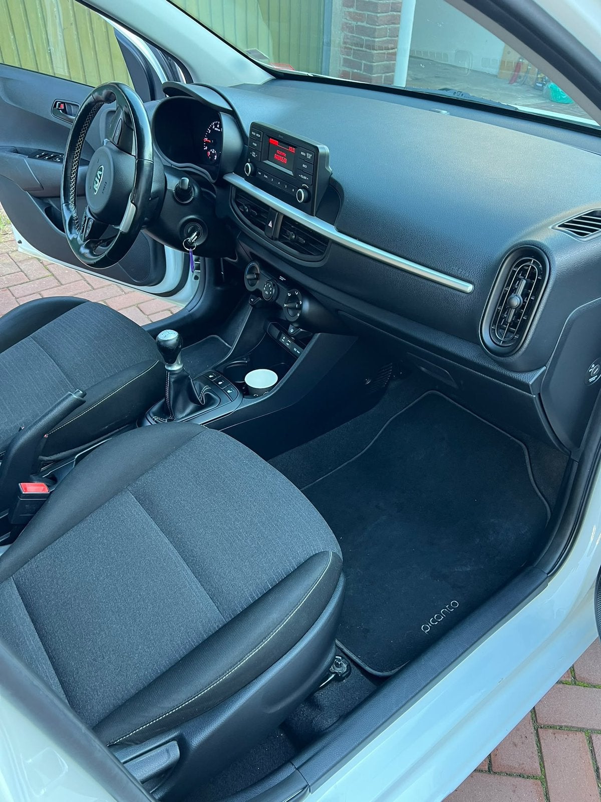 Foto 15 van Kia Picanto 1.0 MPi 67pk 5-zits 2019 Wit