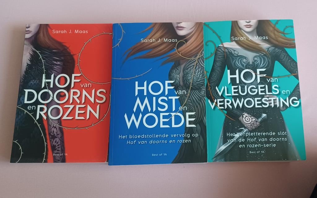 Hof van Doorns en Rozen serie - Sarah J. Maas (3 boeken), Boeken, Ophalen of Verzenden, Zo goed als nieuw