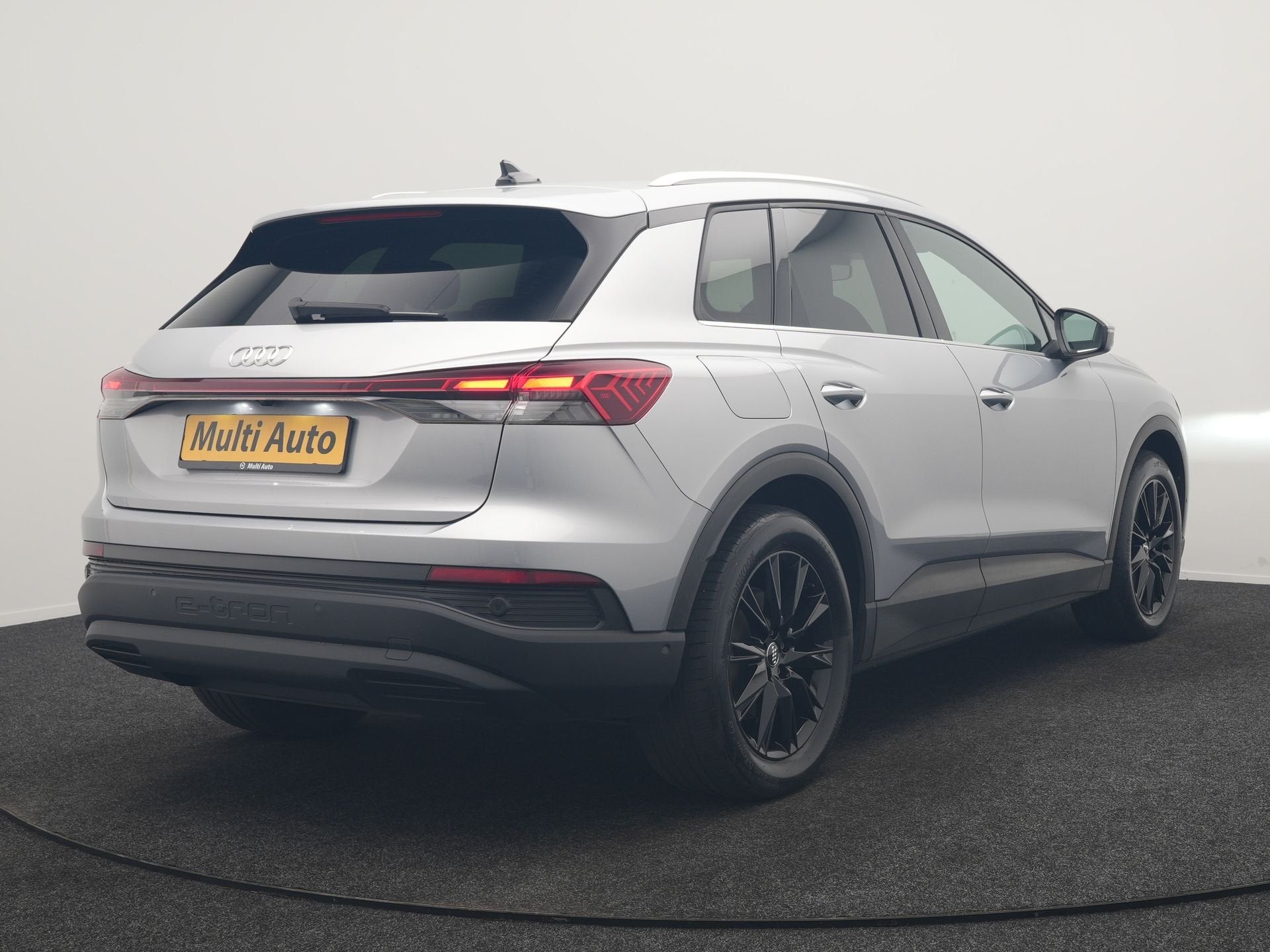 Audi Q4 e-tron 40 Advanced edition 77 kWh 204pk Dealer O.H |, Automaat, Dealer onderhouden, Gebruikt, 82 kWh
