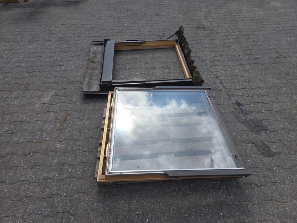 Velux Dakraam 114x118 cm - Gebruikt, Ophalen, Gebruikt, 80 tot 120 cm, 80 tot 120 cm