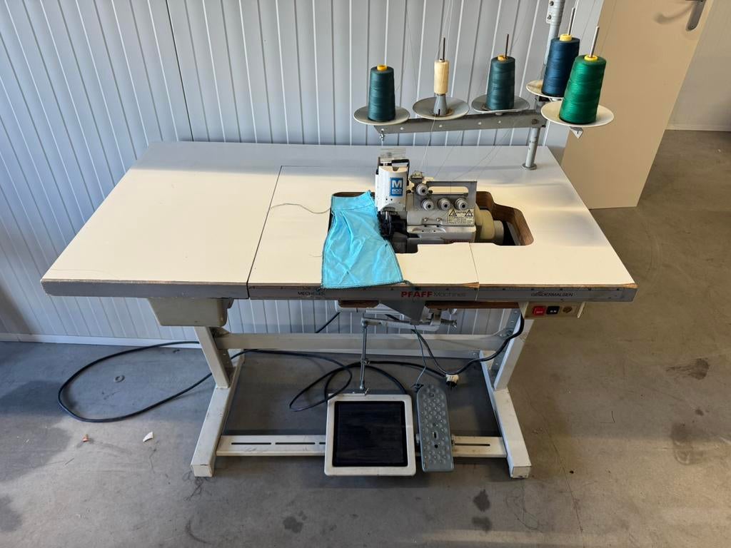 Industriele lockmachine overlock pegasus 5draads alle stof, Hobby en Vrije tijd, Naaimachines en Toebehoren, Pfaff, Ophalen of Verzenden