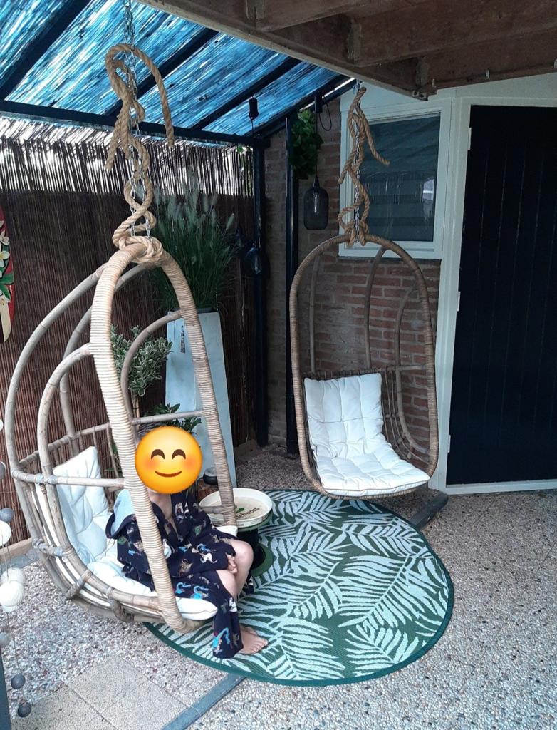 1 Rotan Hangei met Kussens - Perfect voor Buiten, Ophalen, Gebruikt, Rotan