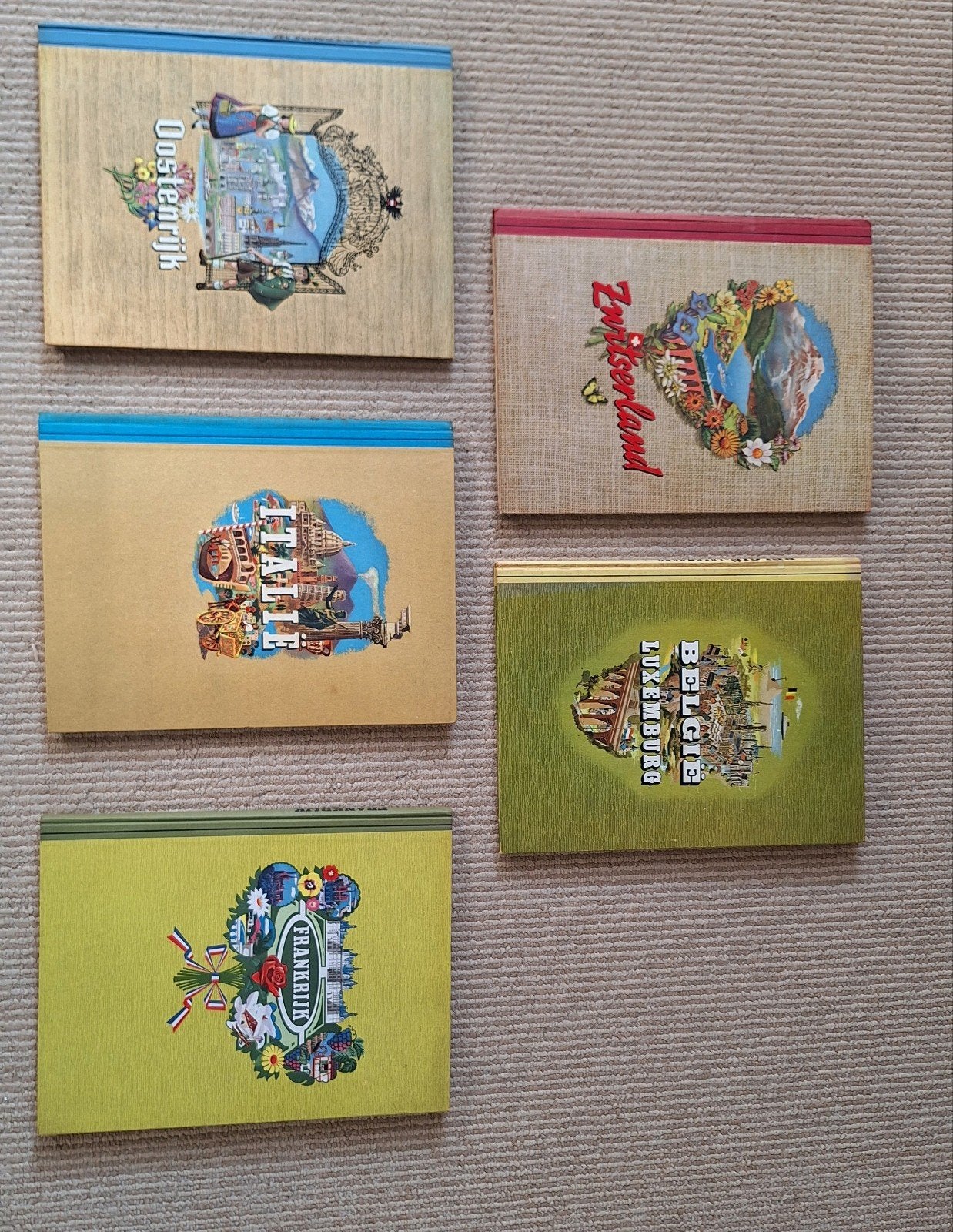 Douwe Egberts Albums, Ophalen of Verzenden, Gelezen