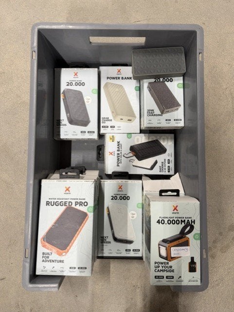 Partij Powerbanks, Kabels, adapters, Ophalen, Zo goed als nieuw, Xtorm