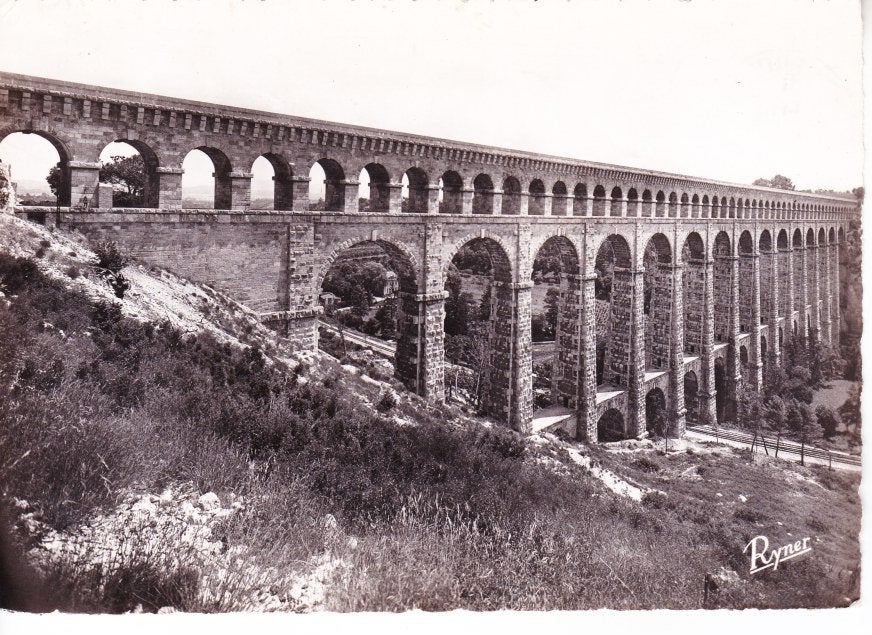 Ventabren-Canal de Marseille. Roquefavour.  02-08, Ophalen of Verzenden, 1940 tot 1960, Gelopen, Frankrijk