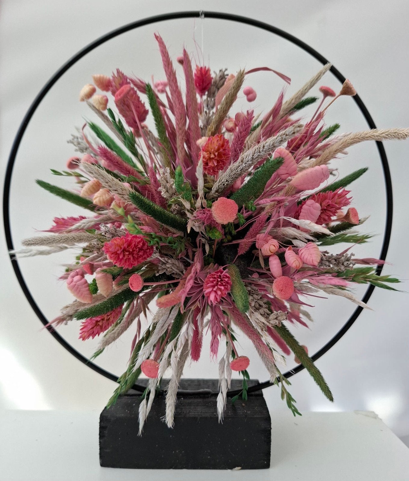 wolk van droogbloemen in zwarte ring, Ophalen, Nieuw