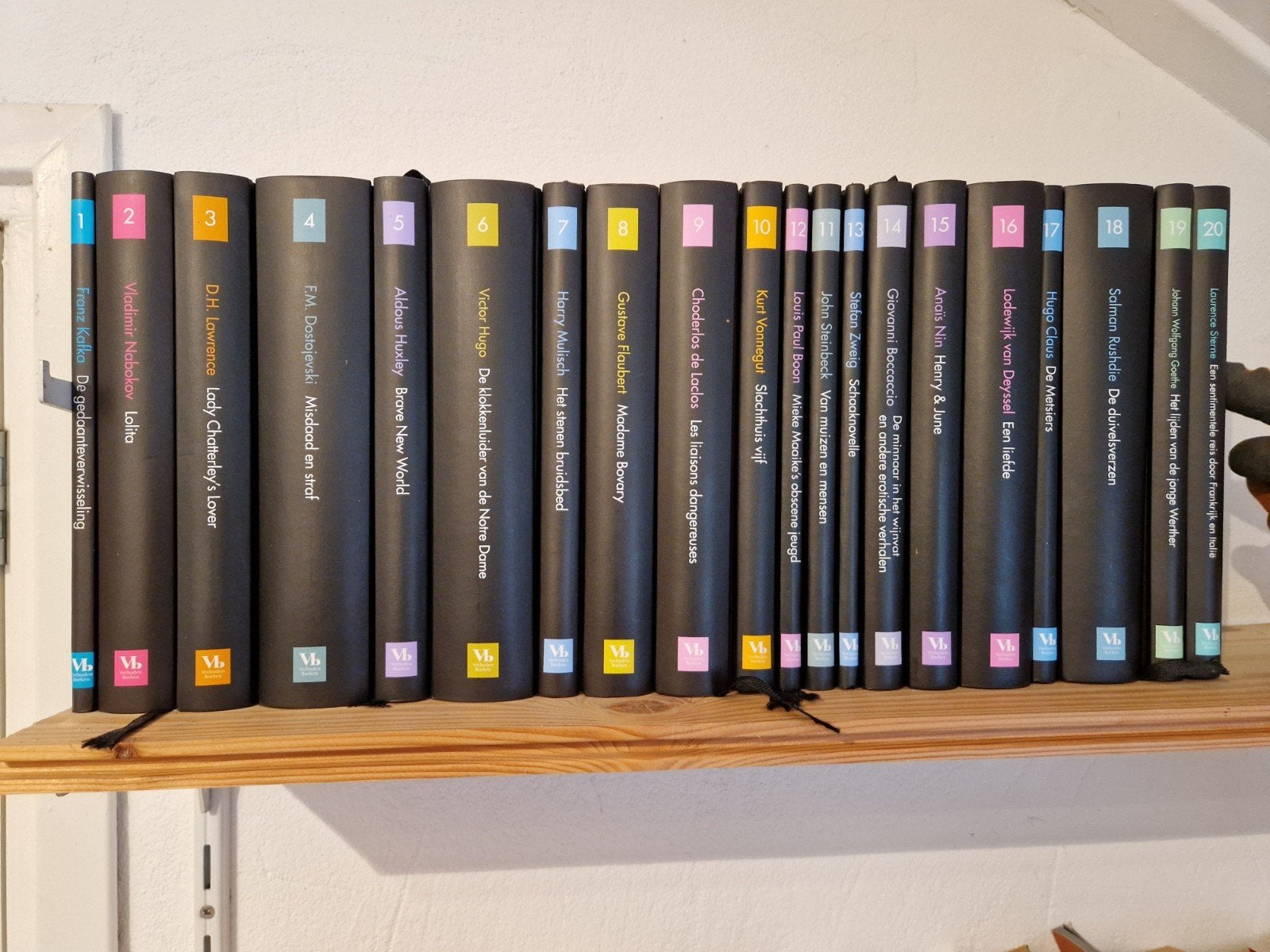 Boekenverzameling: Wereldliteratuur van de Volkskrant, Ophalen of Verzenden, Zo goed als nieuw, Diverse auteurs, Nederland