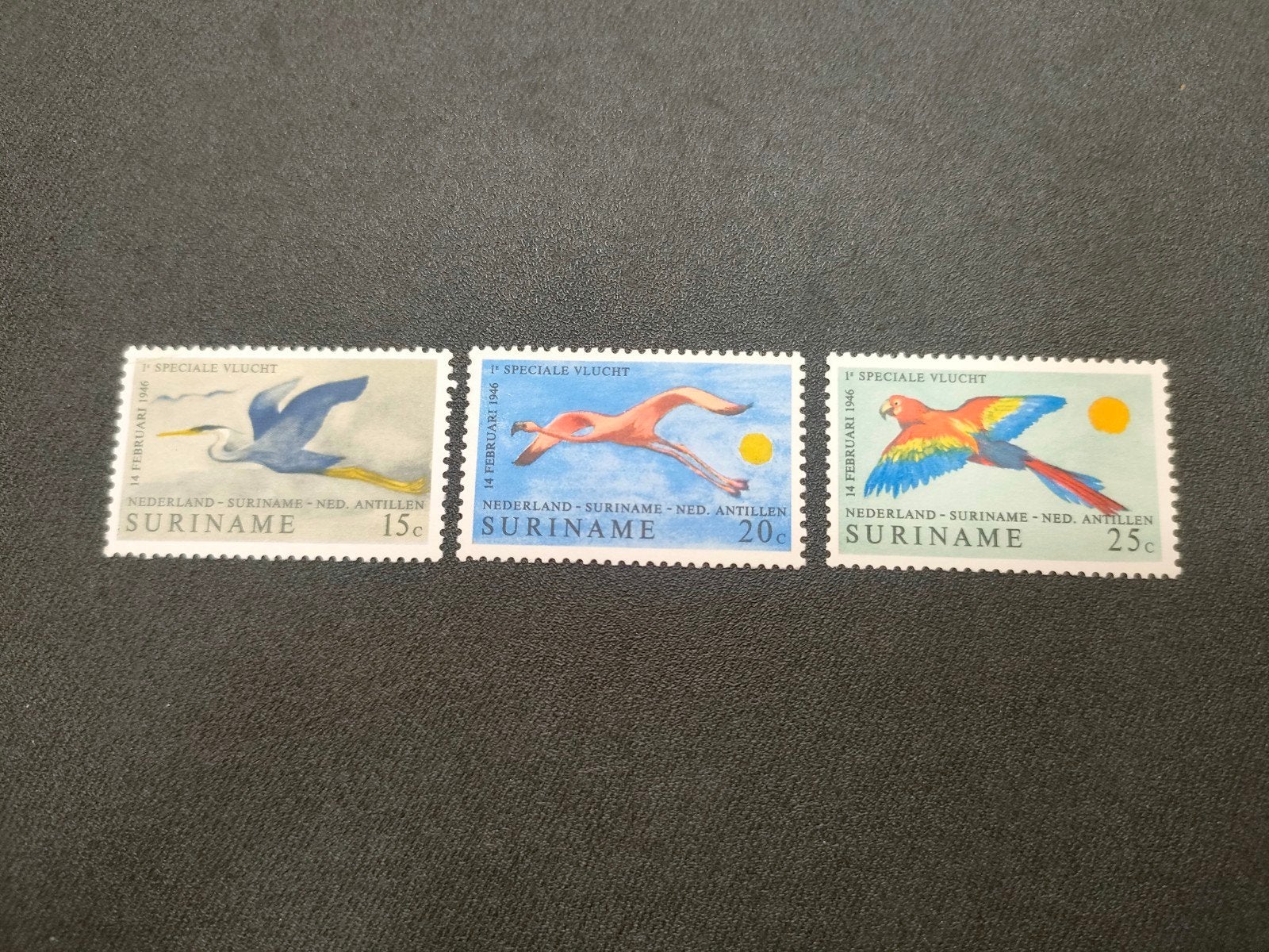 Suriname postzegels 'Speciale Vlucht' 1946 - 3 stuks, Postzegels en Munten, Ophalen of Verzenden, Postfris