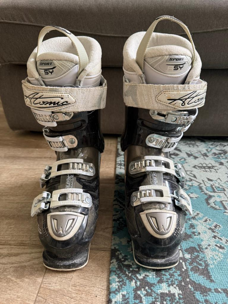 Atomic skischoenen maat 39, Sport en Fitness, Skiën en Langlaufen, 160 tot 180 cm, Gebruikt, Schoenen, Ophalen of Verzenden
