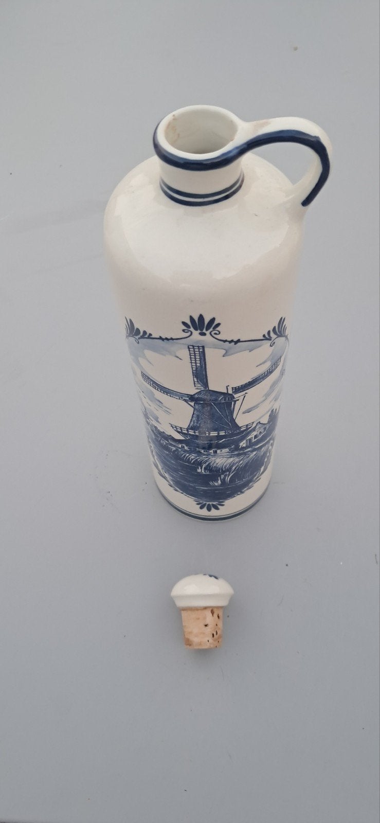 Delfts Blauw karaf met molen en bloemmotief, Ophalen