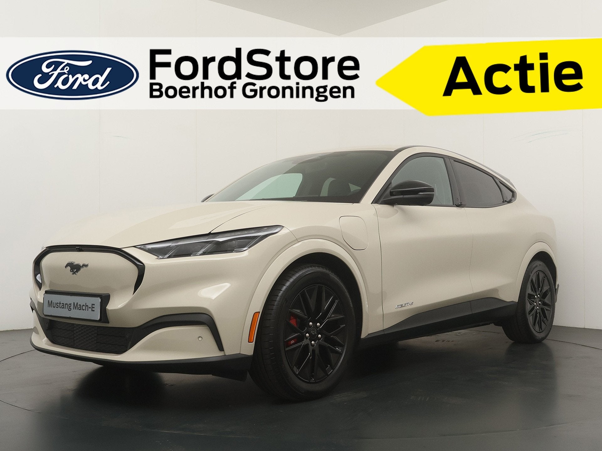 Ford Mustang Mach-E Extended Premium RWD 88 kWh | Black Mach, Automaat, Achterwielaandrijving, Beige, Leder