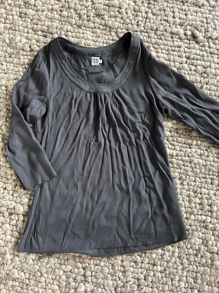 Kastopruiming ........ Top Saint Tropez in maat M grijs, Kleding | Dames, Tops, Maat 38/40 (M), Ophalen of Verzenden, Lange mouw