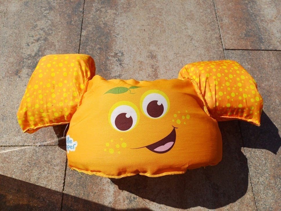 Oranje Puddle Jumper zwemvest 15-30 kg, Ophalen, Gebruikt