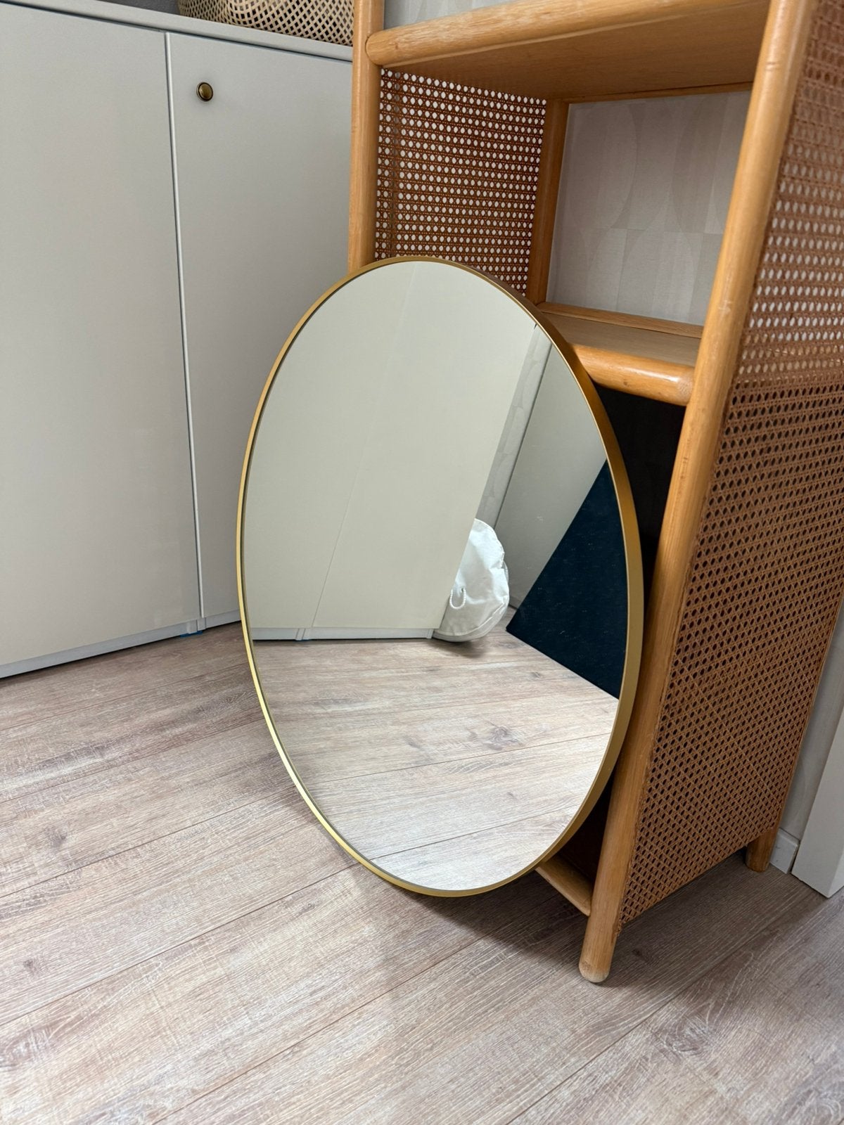 Ronde spiegel met gouden rand, Huis en Inrichting, Woonaccessoires | Spiegels, Ophalen, Rond, Zo goed als nieuw, 75 tot 100 cm