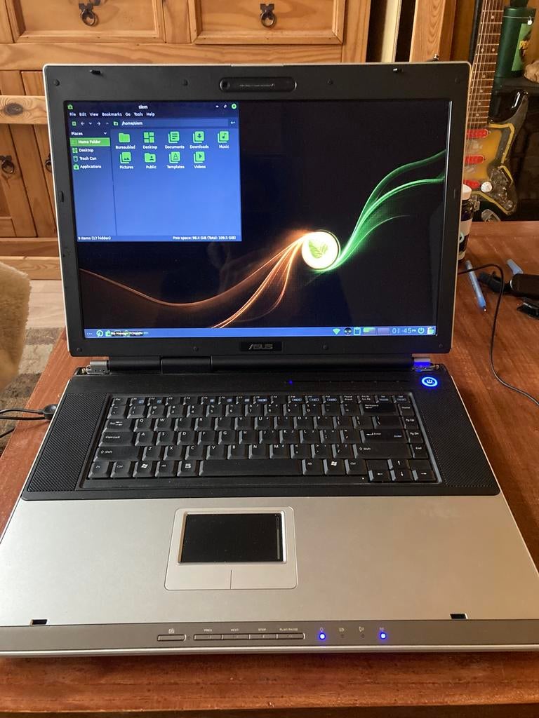 Asus A7M laptop (vintage), Computers en Software, Windows Laptops, Ophalen, Gebruikt, HDD, Minder dan 4 GB