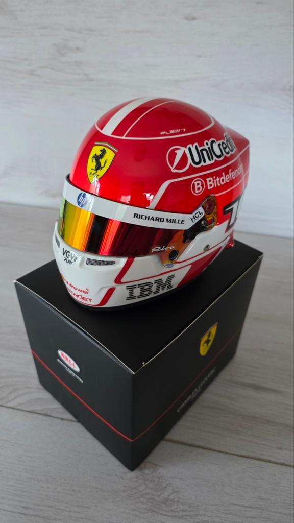 Charles Leclerc Scuderia Ferrari 2025 helmet 1:2, Ophalen of Verzenden, Nieuw, Formule 1