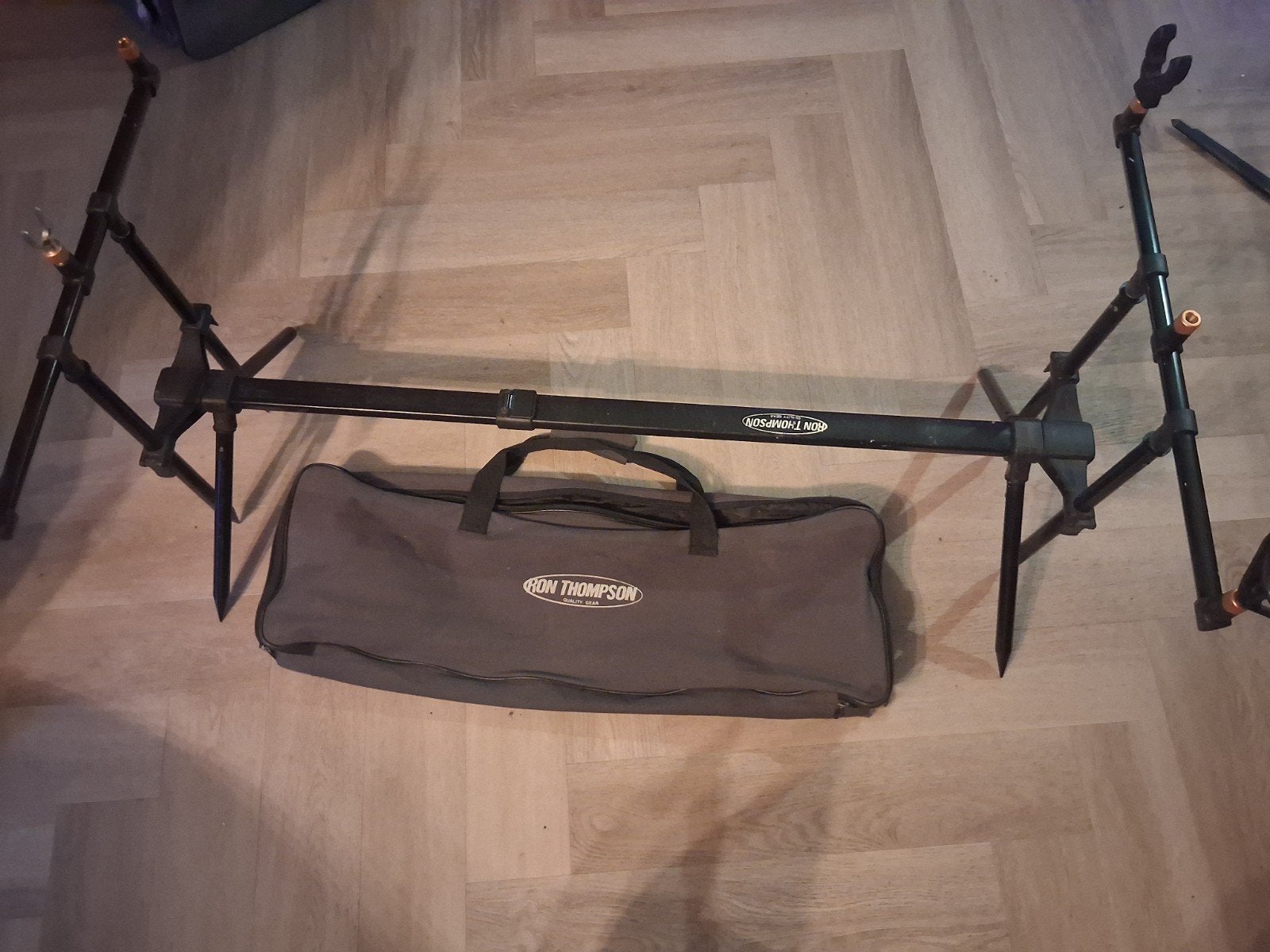 Stevige Ron Thompson Rod Pod., Ophalen of Verzenden
