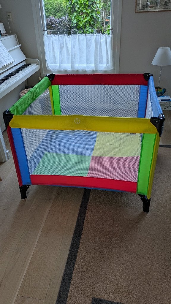 Opvouwbare baby box 1.00 x1.00 m merk Mama Loes, Ophalen, Zo goed als nieuw, Vierkant, Boxkleed