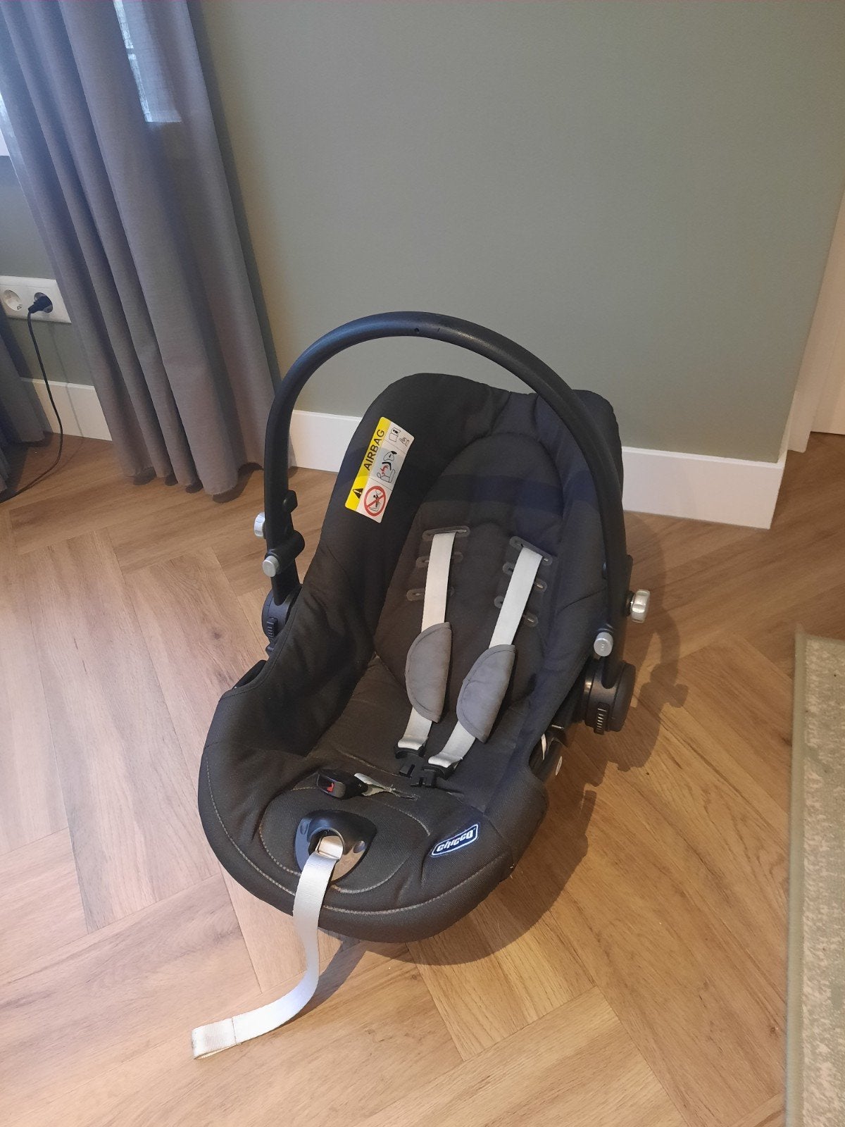 Autostoel baby chicco, Autogordel, Zo goed als nieuw, 0 t/m 13 kg, Ophalen