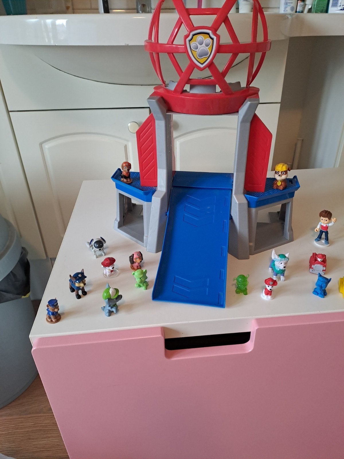 Paw Patrol Uitkijktoren met diverse figuren, Kinderen en Baby's, Speelgoed | Actiefiguren, Ophalen of Verzenden, Gebruikt