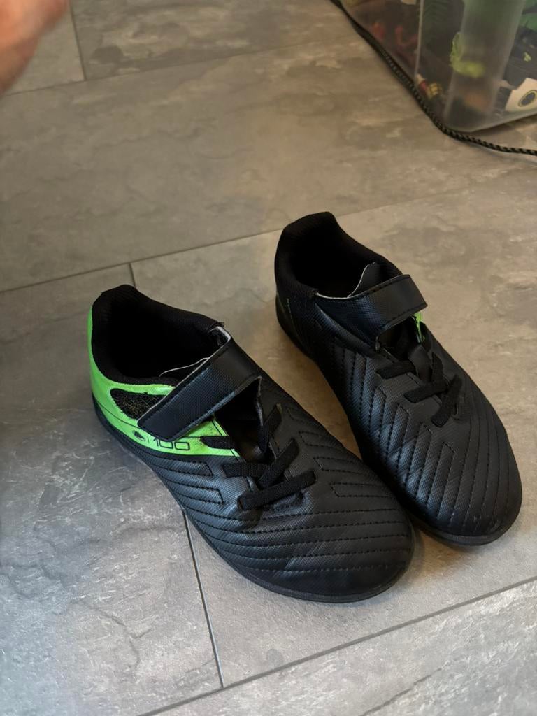 Voetbal schoenen maat 29, Maat XS of kleiner, Ophalen of Verzenden, Zo goed als nieuw, Schoenen