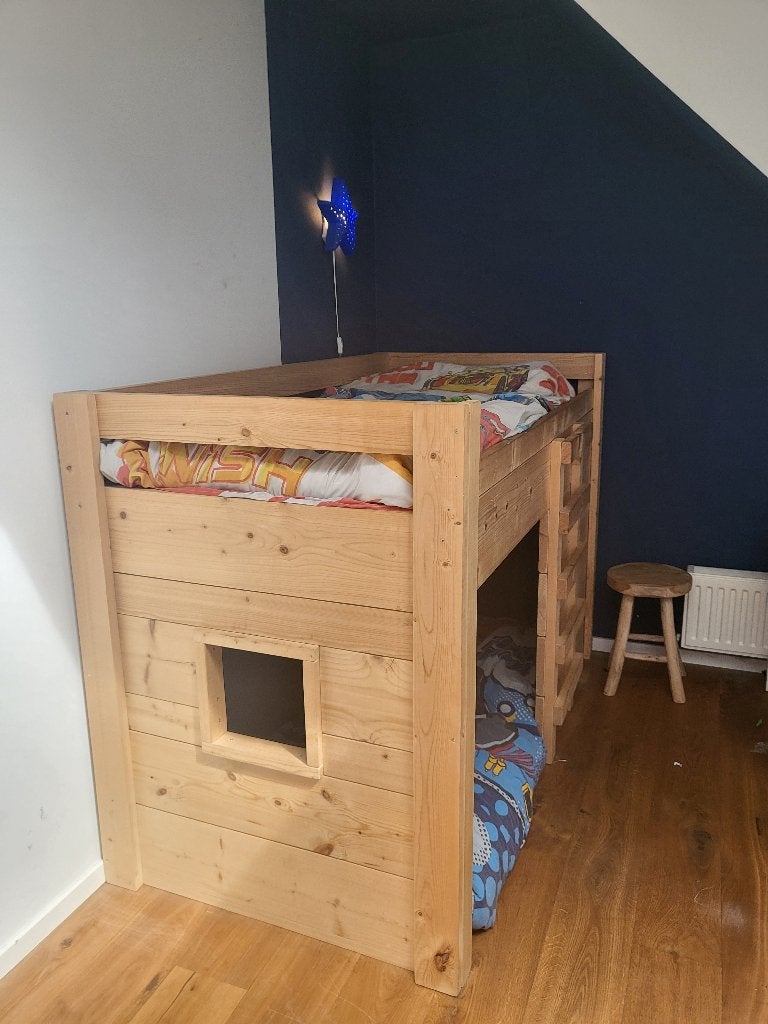 Steigerhouten halfhoogslaper met speelhut + matras, Ophalen, 85 tot 100 cm, Hoogslaper of Stapelbed, Gebruikt